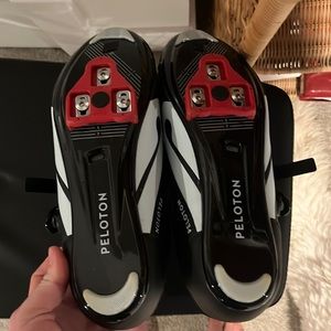 Men’s peloton shoes size 46 = men’s 12
